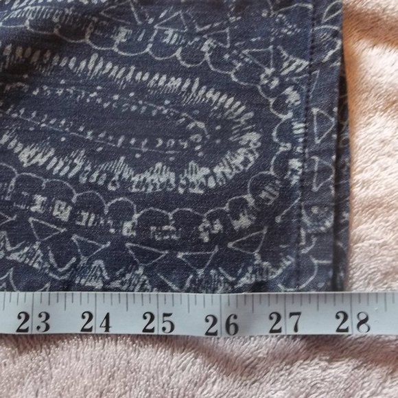 Chico's Ultimate fit ankle jeans - Picture 6 of 8